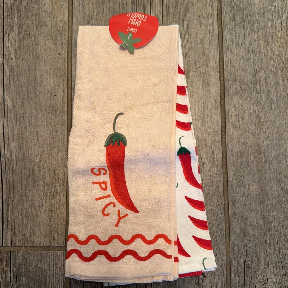 Spicy Chili Pepper Kitchen Dish Towels Set of 2 New With Tags 25x15 Red Cream009